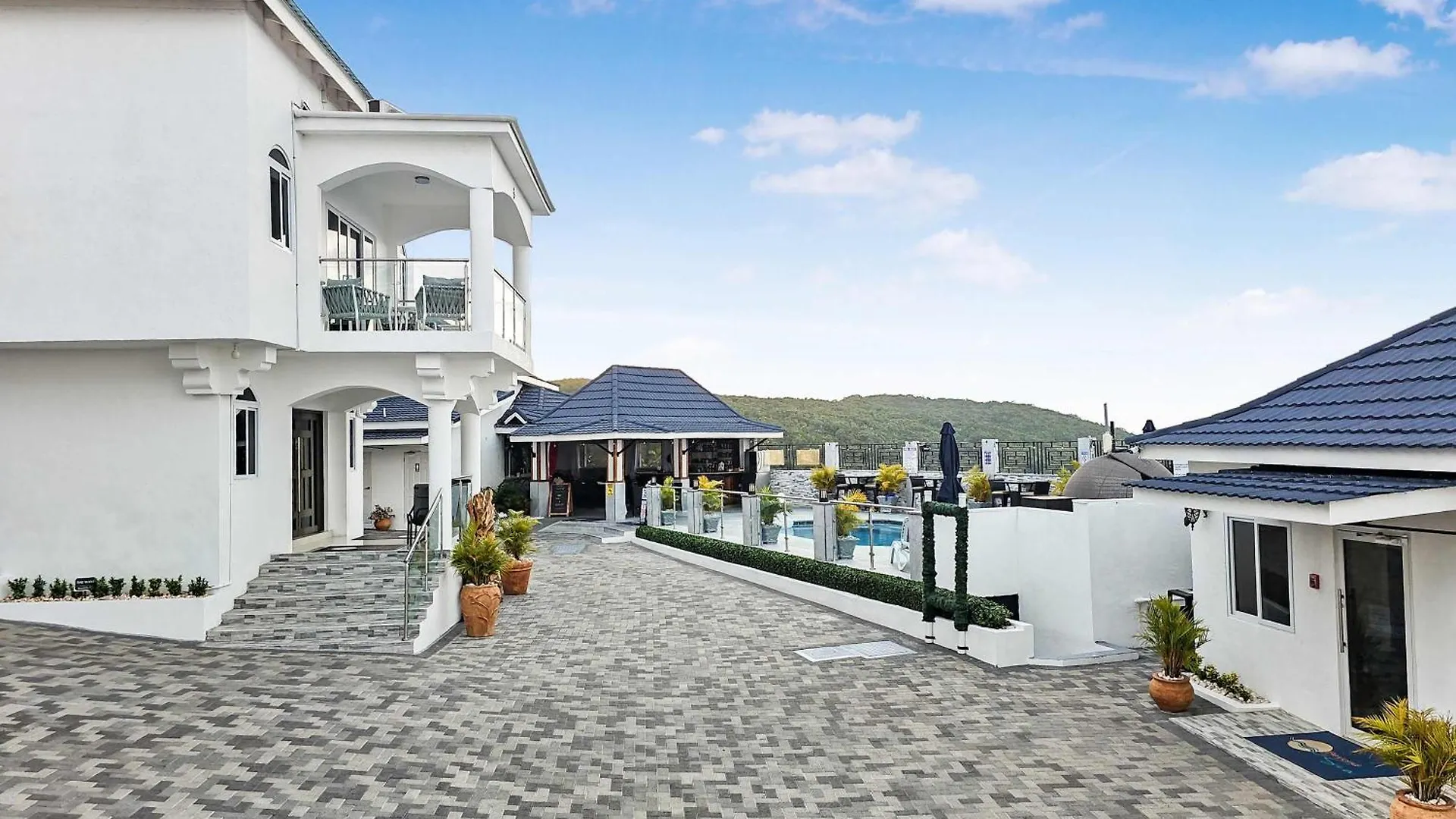 Hospitality Expert Bts 10Br Pool Beach Montego Bay 0*,