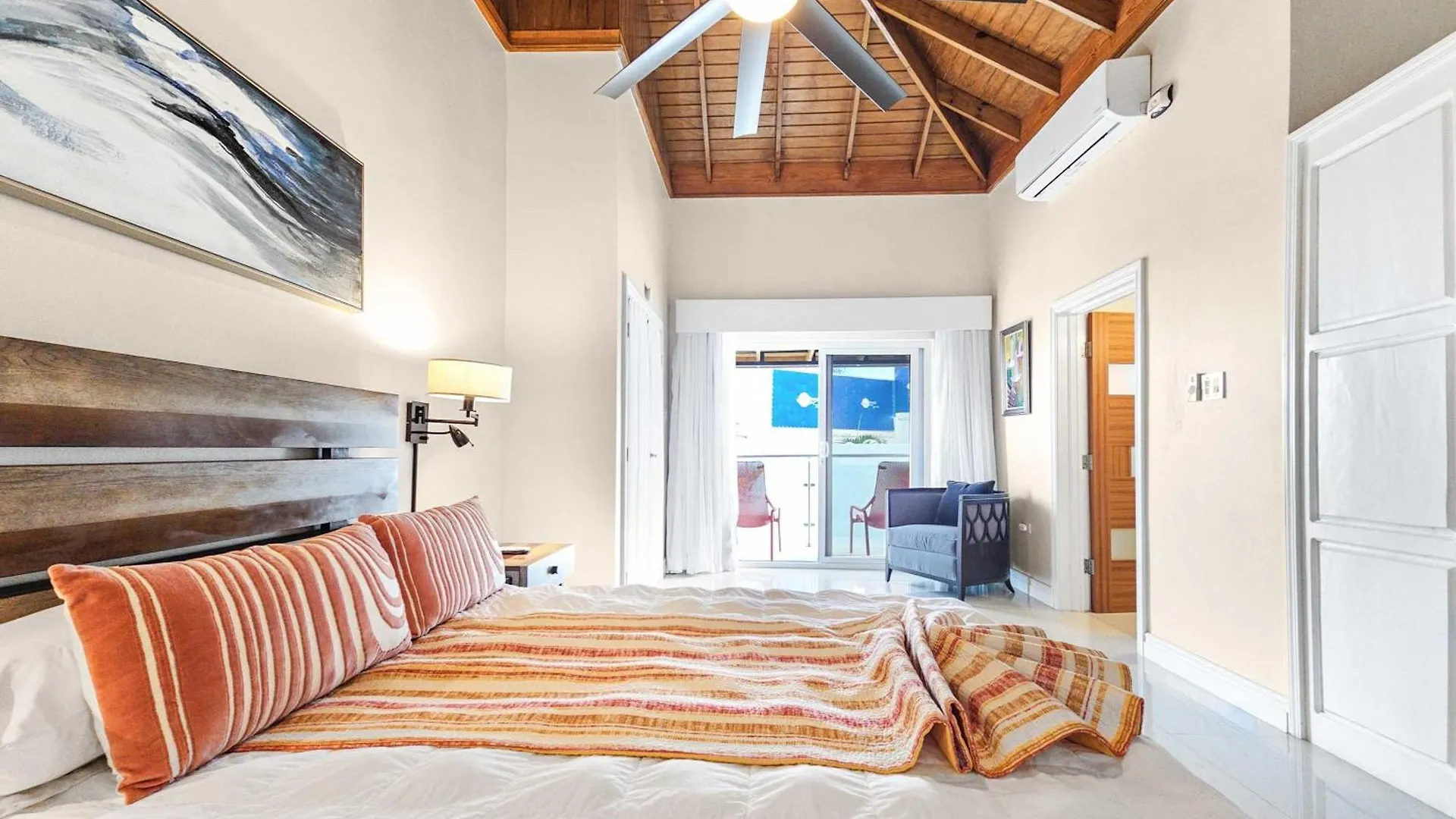Villa Hospitality Expert Bts 10Br Pool Beach Montego Bay