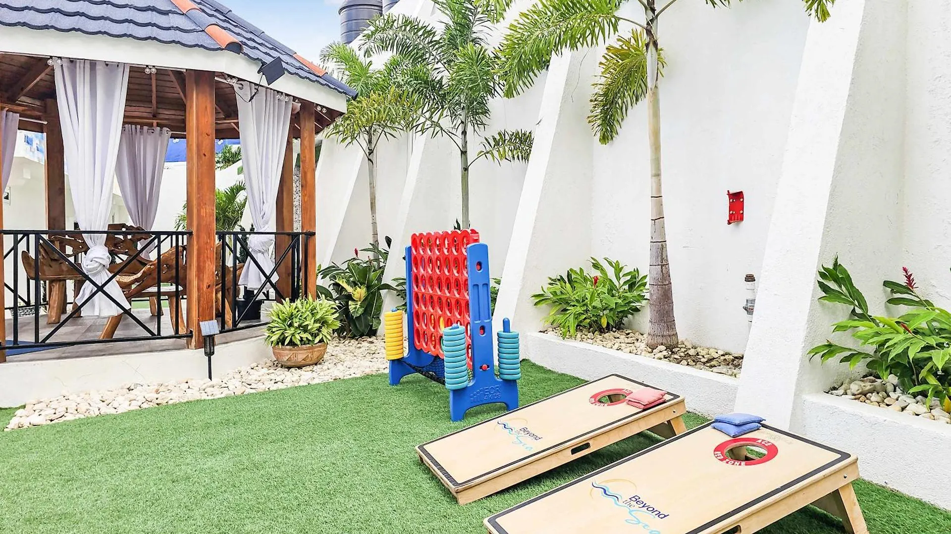 Villa Hospitality Expert Bts 10Br Pool Beach Montego Bay