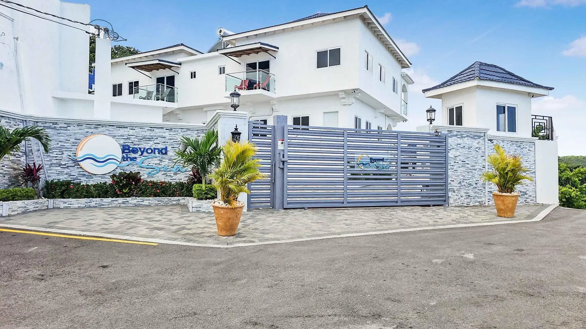 Hospitality Expert Bts 10Br Pool Beach Montego Bay