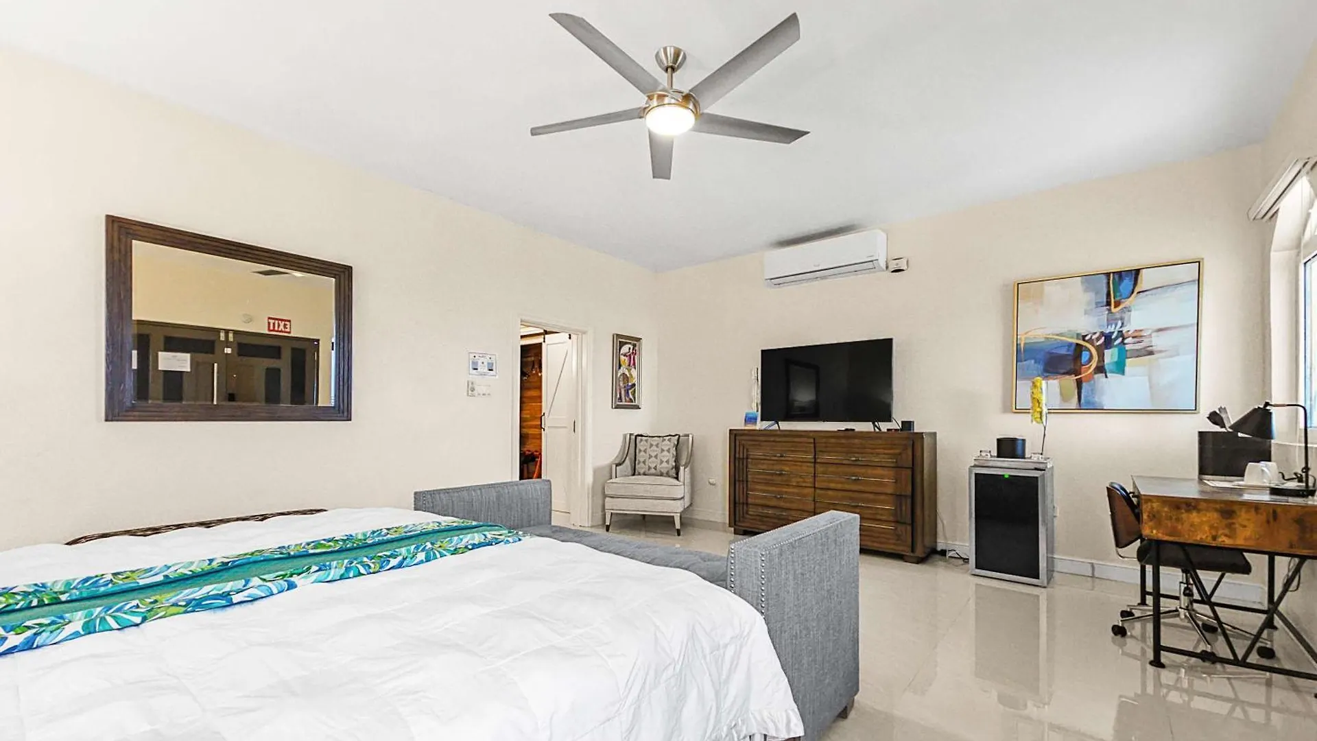 Hospitality Expert Bts 10Br Pool Beach Montego Bay Villa