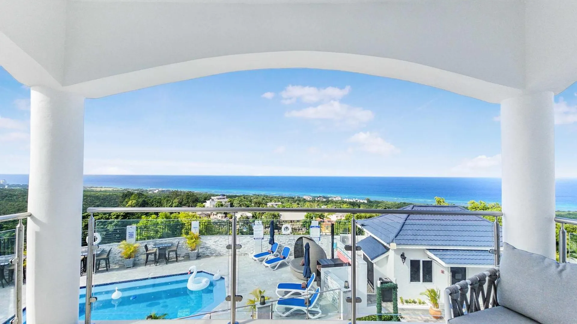 Hospitality Expert Bts 10Br Pool Beach Montego Bay Villa