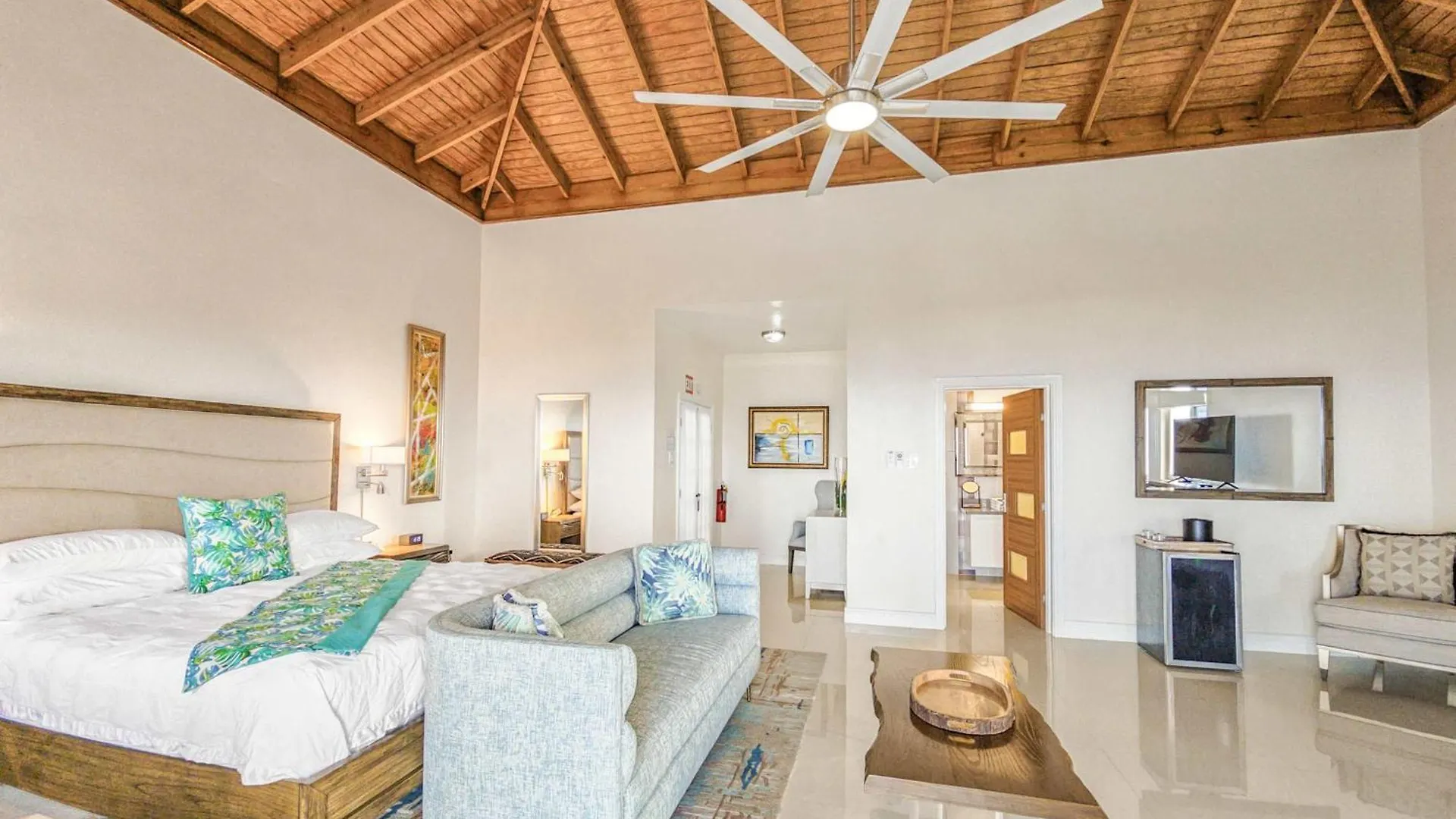Hospitality Expert Bts 10Br Pool Beach Montego Bay Villa