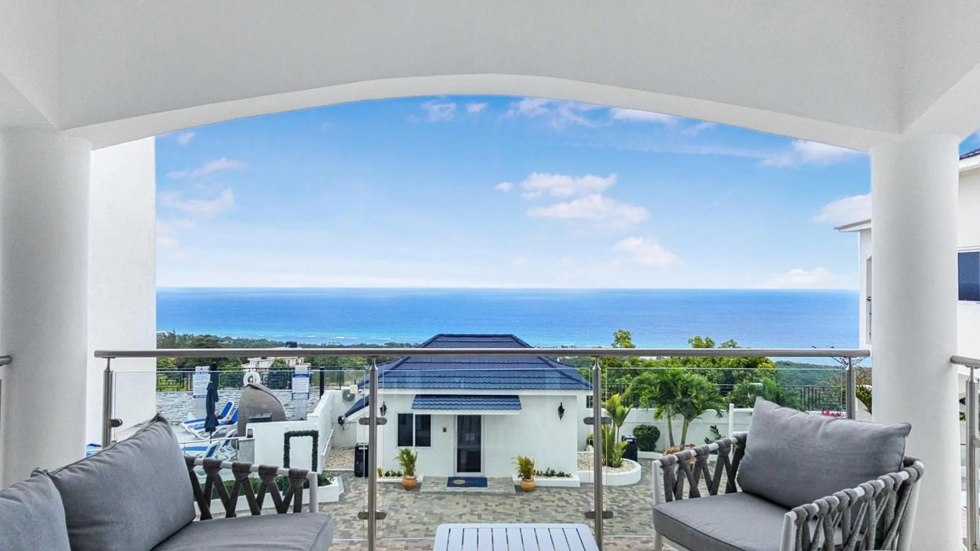 Hospitality Expert Bts 10Br Pool Beach Montego Bay Villa