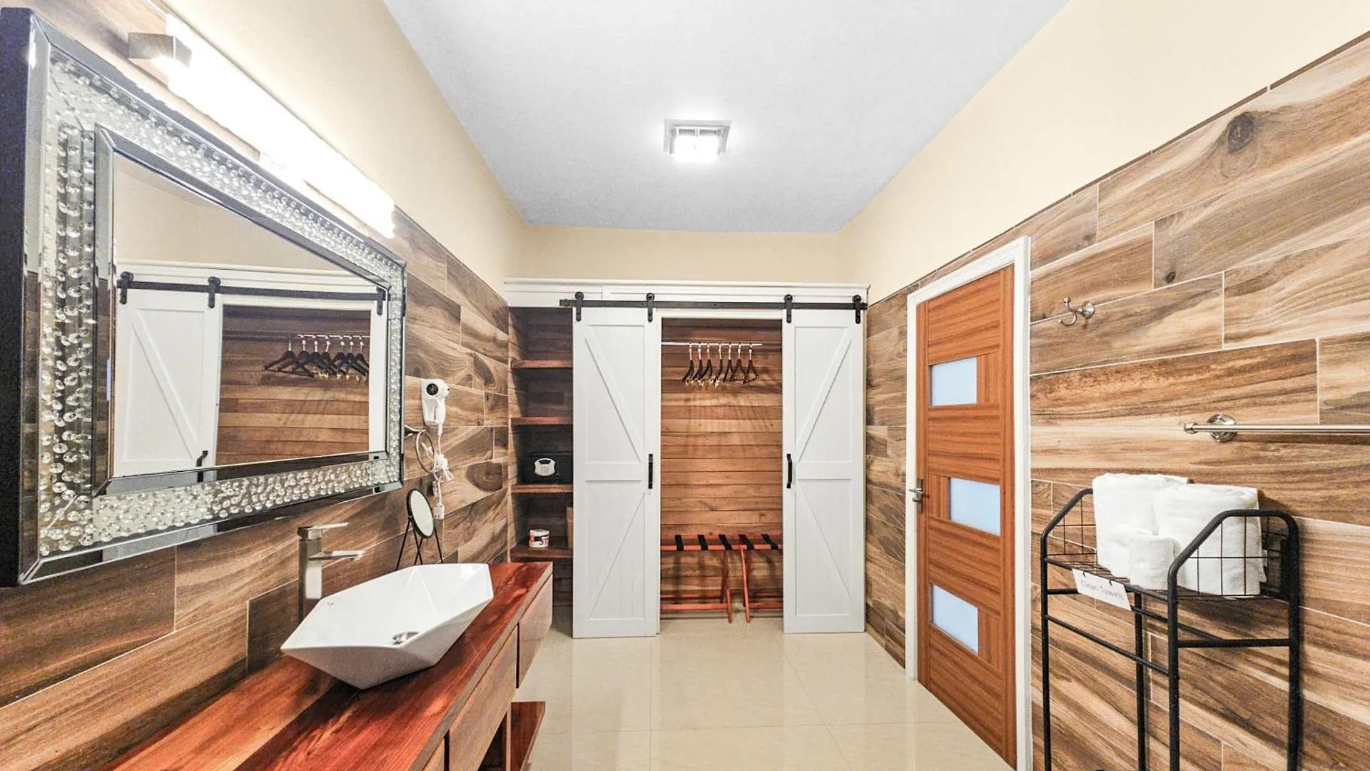 Hospitality Expert Bts 10Br Pool Beach Montego Bay Jamaica