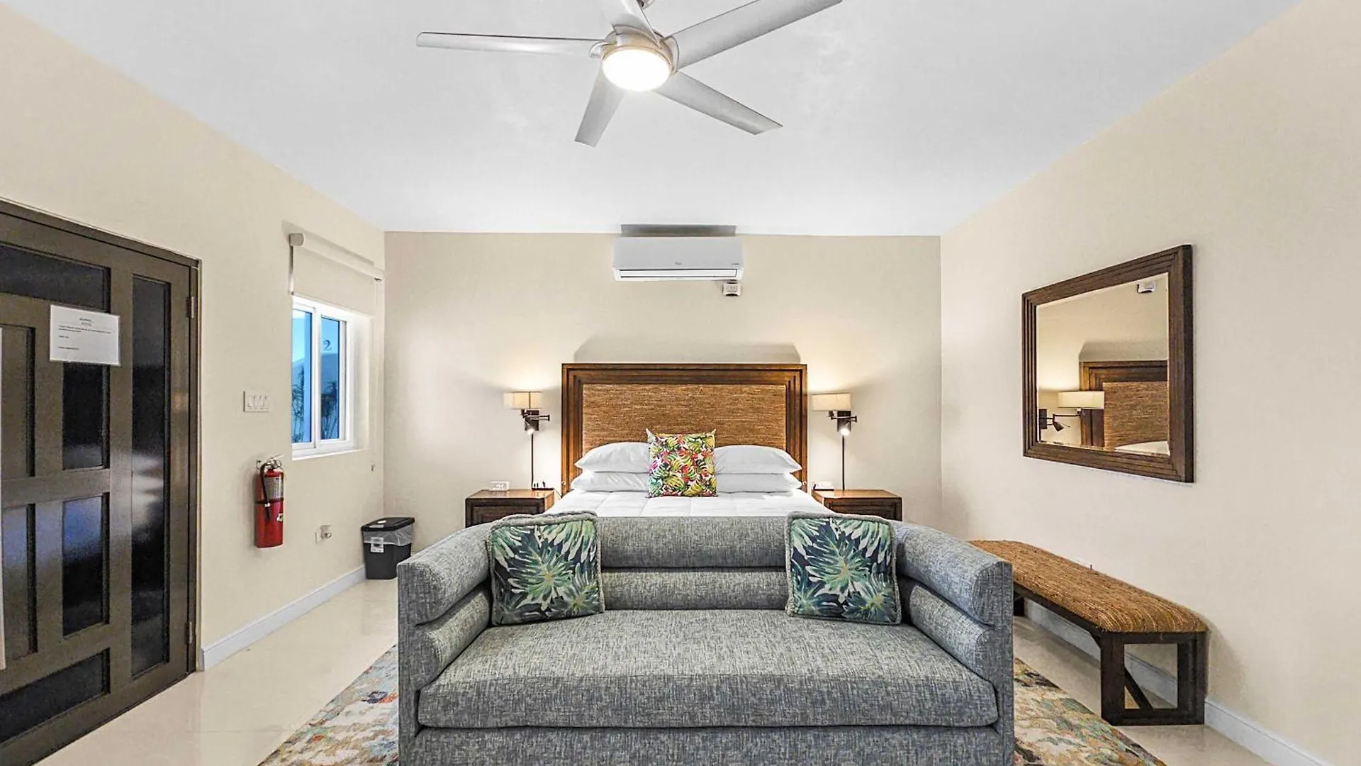 Hospitality Expert Bts 10Br Pool Beach Montego Bay Villa